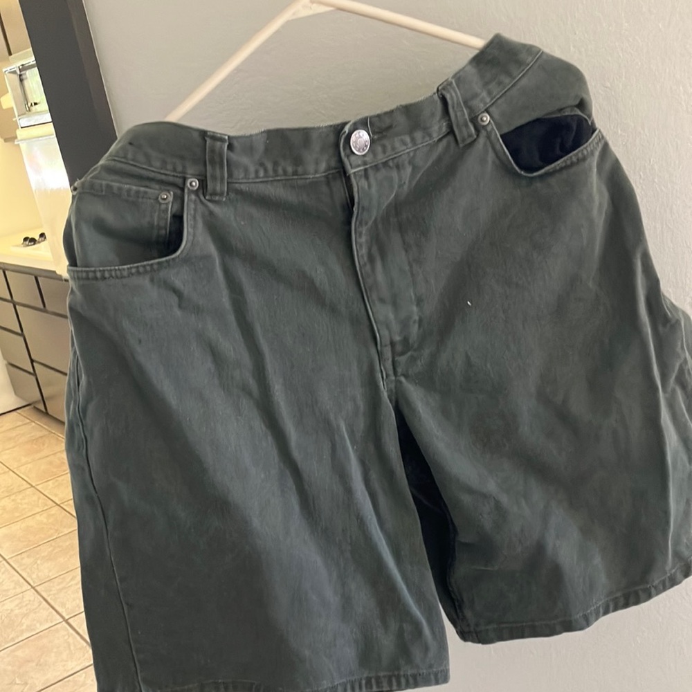 FINAL MARKDOWN Men’s basic editions shorts 38